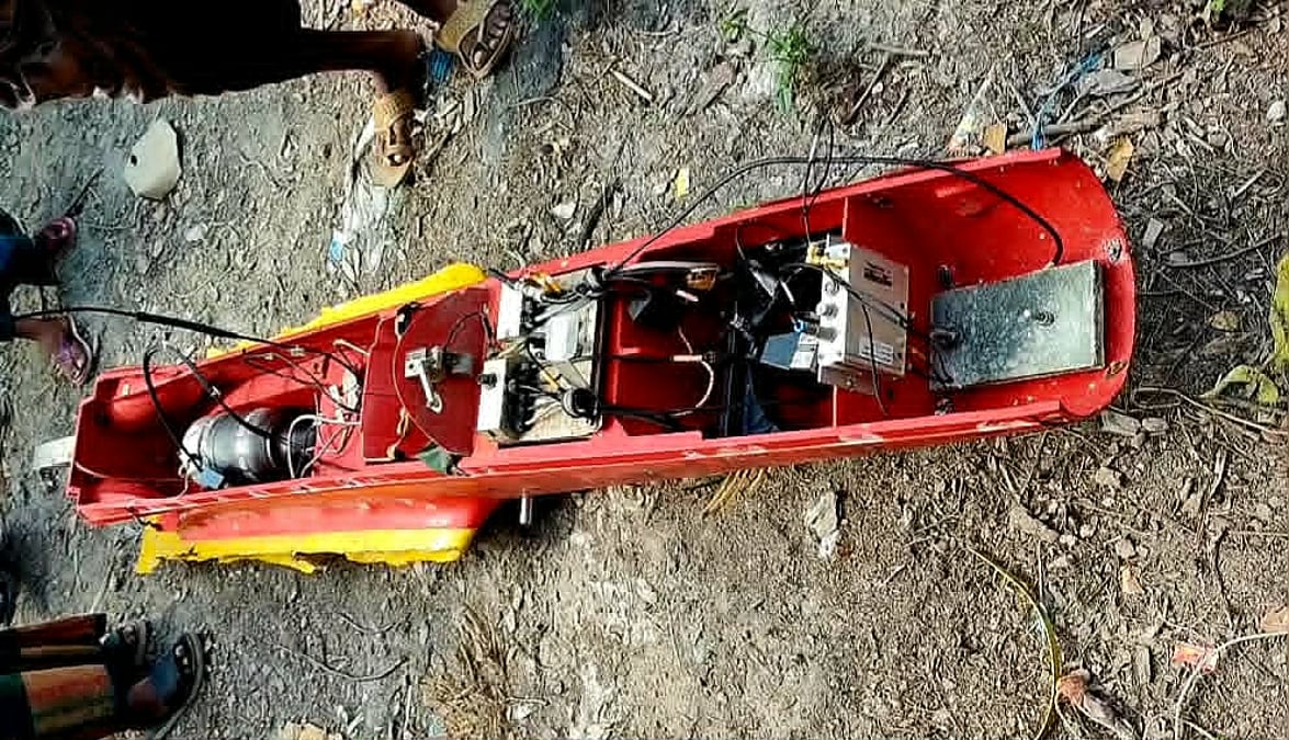 পাথরঘাটায় জেলেদের জালে ধরা সামুদ্রিক যান নৌবাহিনীর কাছে হস্তান্তর, কী বলছেন বিশেষজ্ঞরা