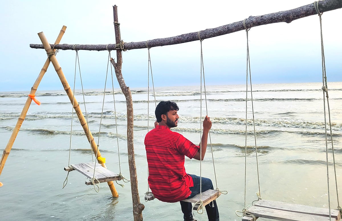 ঢেউয়ের কাছে রেখে আসি মন