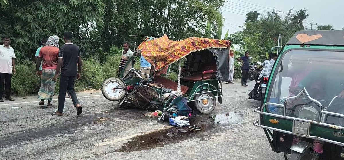 মেহেরপুরে ট্রাকের সঙ্গে ইজিবাইকের সংঘর্ষে শিশুসহ নিহত ২