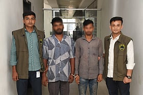 প্রধানমন্ত্রীর কার্যালয়ের লাল টেলিফোনের তার চুরির ঘটনায় সচিবালয়ের কর্মচারীসহ গ্রেপ্তার …