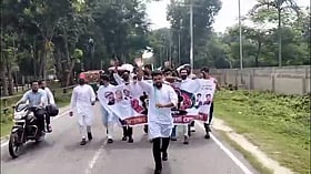 লালমনিরহাটে নিষিদ্ধঘোষিত ছাত্রলীগের ঝটিকা মিছিল