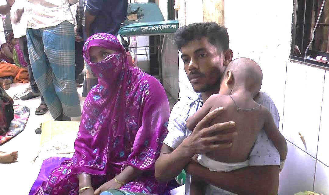 দুই সন্তানের হামের চিকিৎসায় এক মাস হাসপাতালে, ইটভাটার শ্রমিক সাইফুল এখন নিঃস্ব