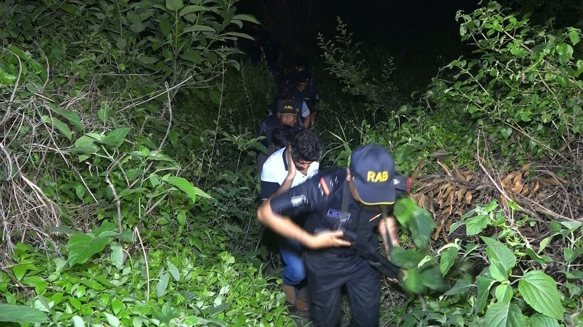 চট্টগ্রাম বন্দর এলাকার একটি জঙ্গলে ব্যবসায়ীকে উদ্ধারে র্যাবের অভিযান