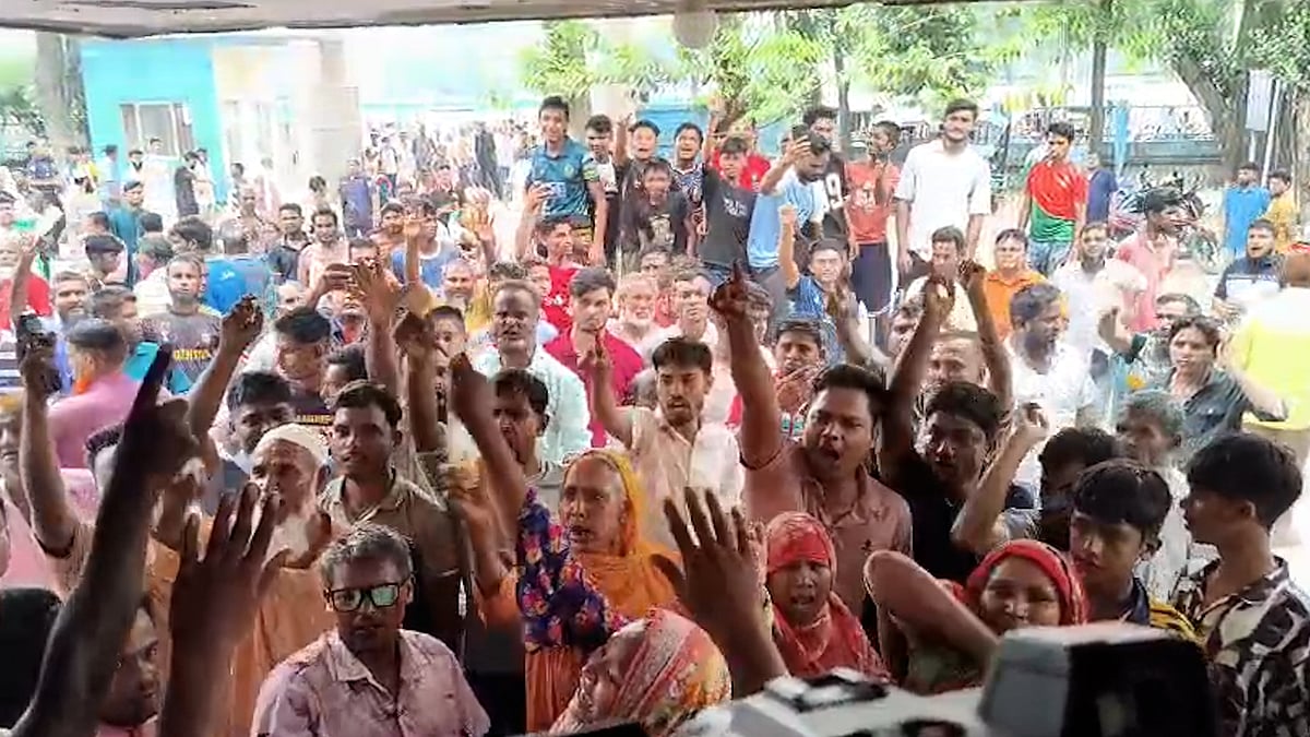 দগ্ধ বৃদ্ধের মৃত্যু: লাশ নিয়ে থানা ঘেরাও, সড়ক অবরোধ