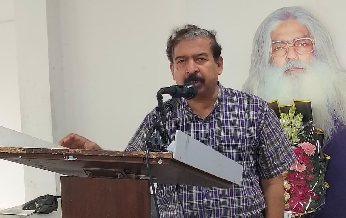 বাংলাদেশ রাষ্ট্র সংস্কার আন্দোলনের সভাপতি হাসনাত কাইয়ুম। আজ মঙ্গলবার রাজধানীর জাতীয় প্রেসক্লাবে