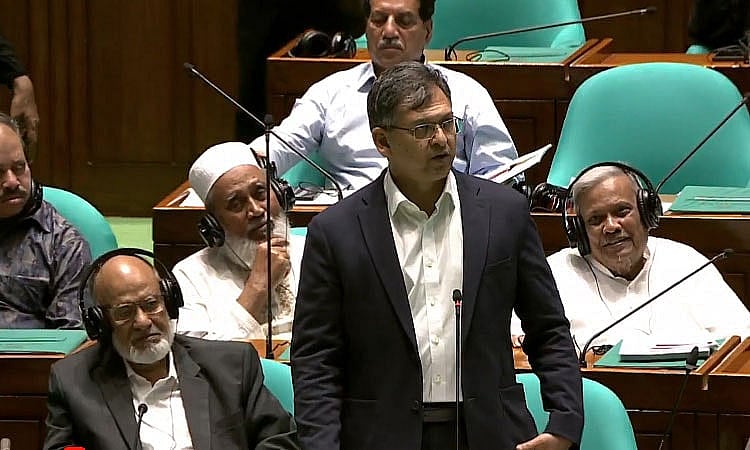 জাতীয় সংসদে স্বরাষ্ট্রমন্ত্রী সালাহউদ্দিন আহমদ