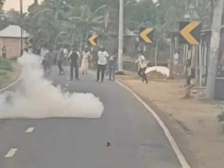 বিএনপি ও জামায়াতের নেতা-কর্মীদের মধ্যে পাল্টাপাল্টি ধাওয়া। আজ বৃহস্পতিবার সকালে গাইবান্ধার পলাশবাড়ী পৌরসভার ছোট শিমুলতলা পানের হাটসংলগ্ন সড়কে