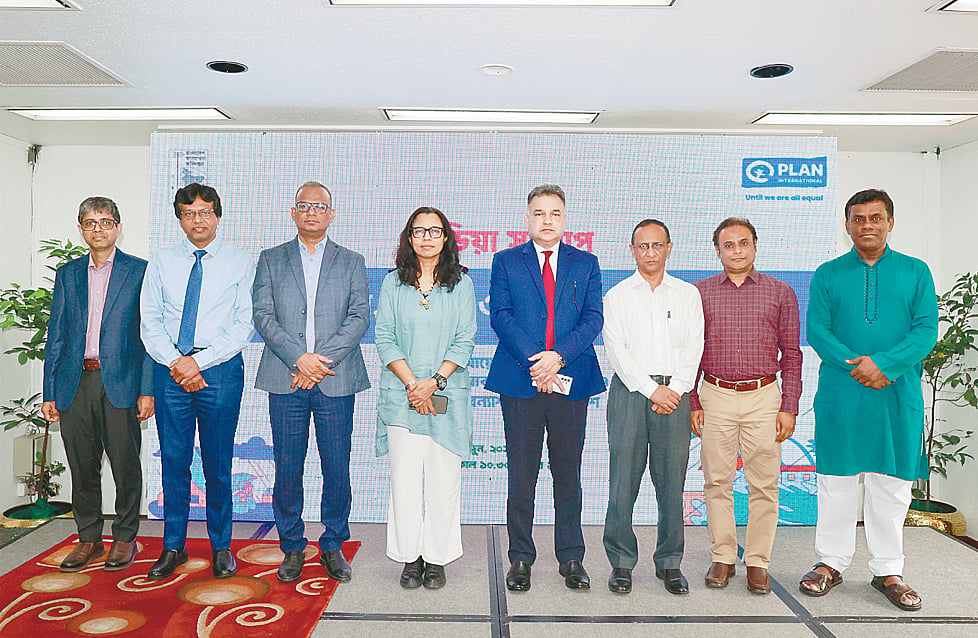 দুর্যোগে সতর্কবার্তা মানলে ঝুঁকি কমবে