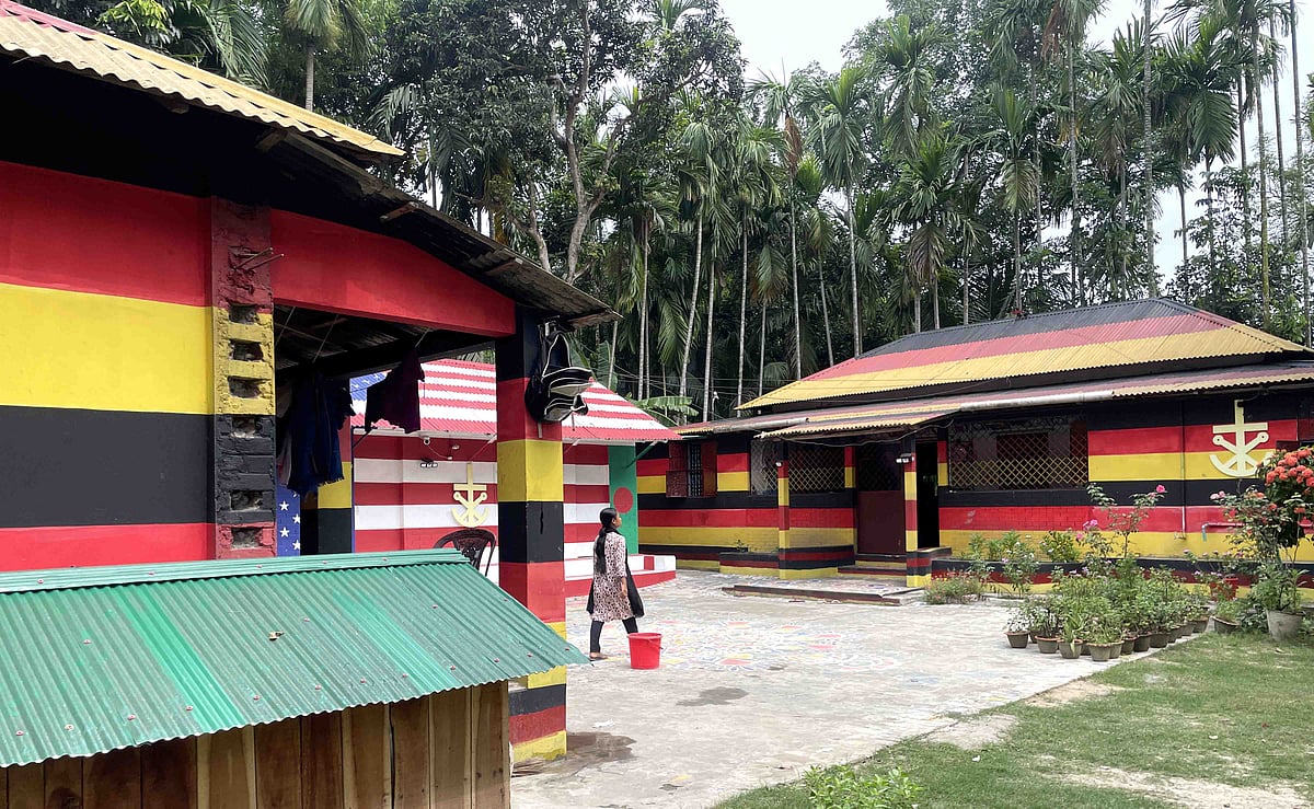 তিন বিঘাজুড়ে প্রবাসী বানিয়েছেন ‘জার্মান বাড়ি’, দর্শনার্থীদের আপ্যায়নে চা-কফি