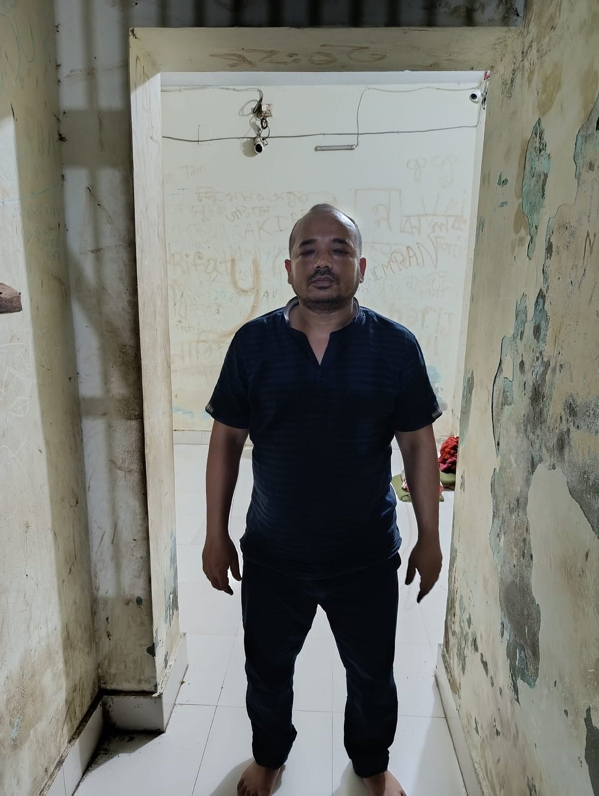 খুলনায় আলোচিত ‘গ্রেনেড বাবুর’ বাড়িতে অভিযান, ভাই জনি আটক