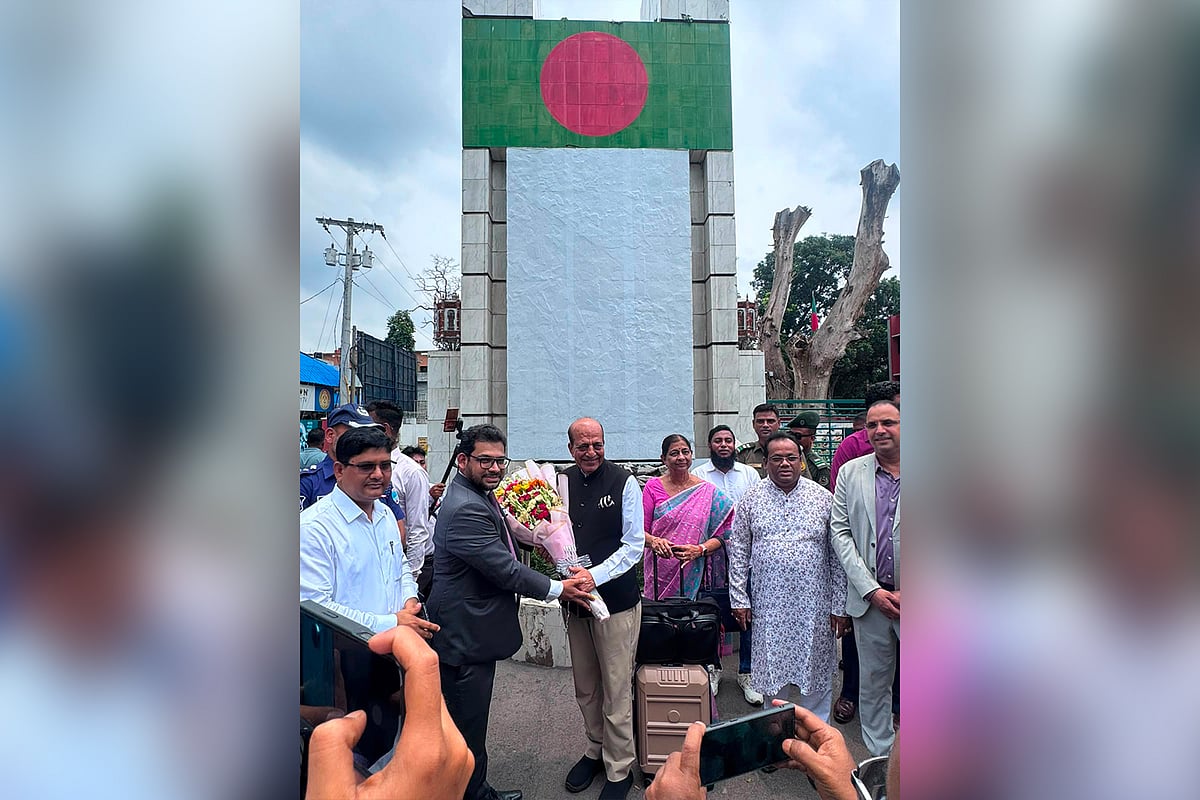বাংলাদেশে এলেন ভারতের নতুন হাইকমিশনার