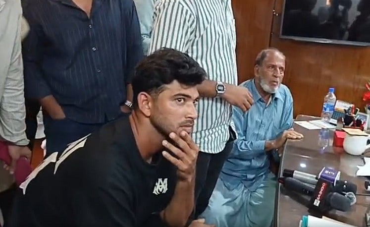 খুলশী থানায় ক্রিকেটার নাঈম হাসান
