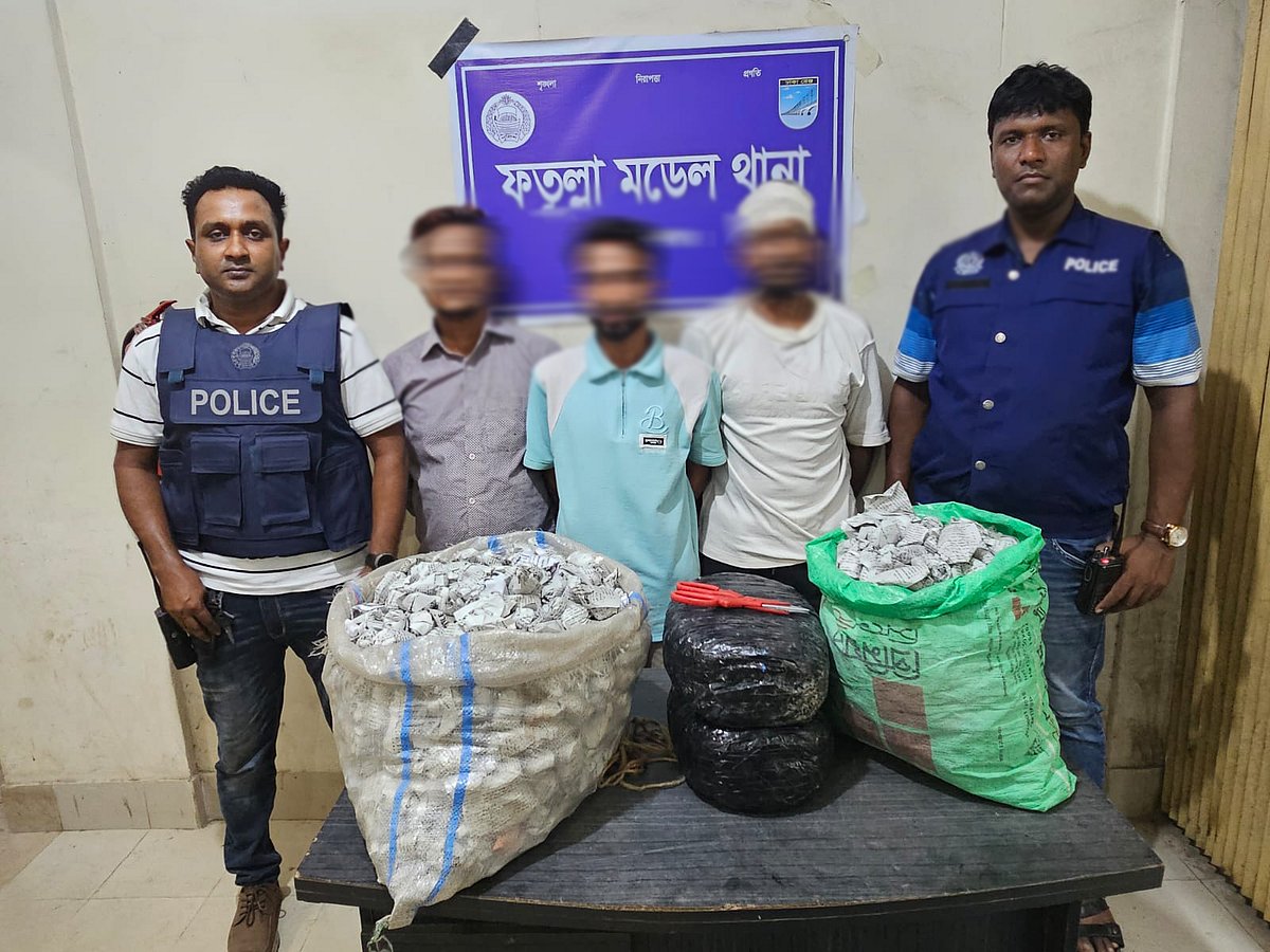 ফতুল্লায় অভিযানে গিয়ে মাদক ব্যবসায়ীদের সঙ্গে পুলিশের গোলাগুলি, আহত ৮