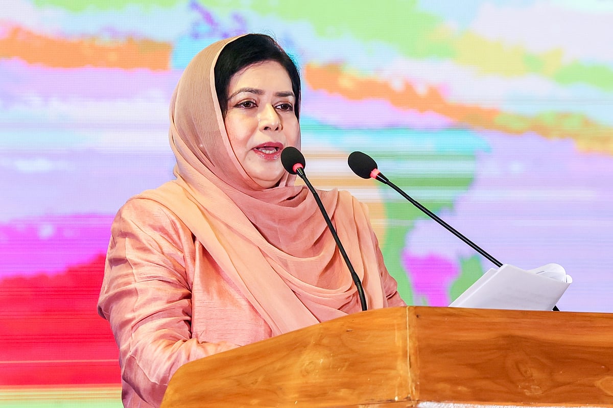 প্রধানমন্ত্রীর সহধর্মিণী ও জিয়াউর রহমান ফাউন্ডেশনের ভাইস প্রেসিডেন্ট জুবাইদা রহমান আজ রোববার ‘স্টার্টআপ, সায়েন্স প্রজেক্ট অ্যান্ড ইনোভেশন আইডিয়া শোকেসিং প্রোগ্রাম’–এর ঢাকা জেলার অনুষ্ঠানে বক্তব্য দেন। রাজধানীর বিএএফ শাহীন কলেজে এই প্রতিযোগিতা অনুষ্ঠিত হয়