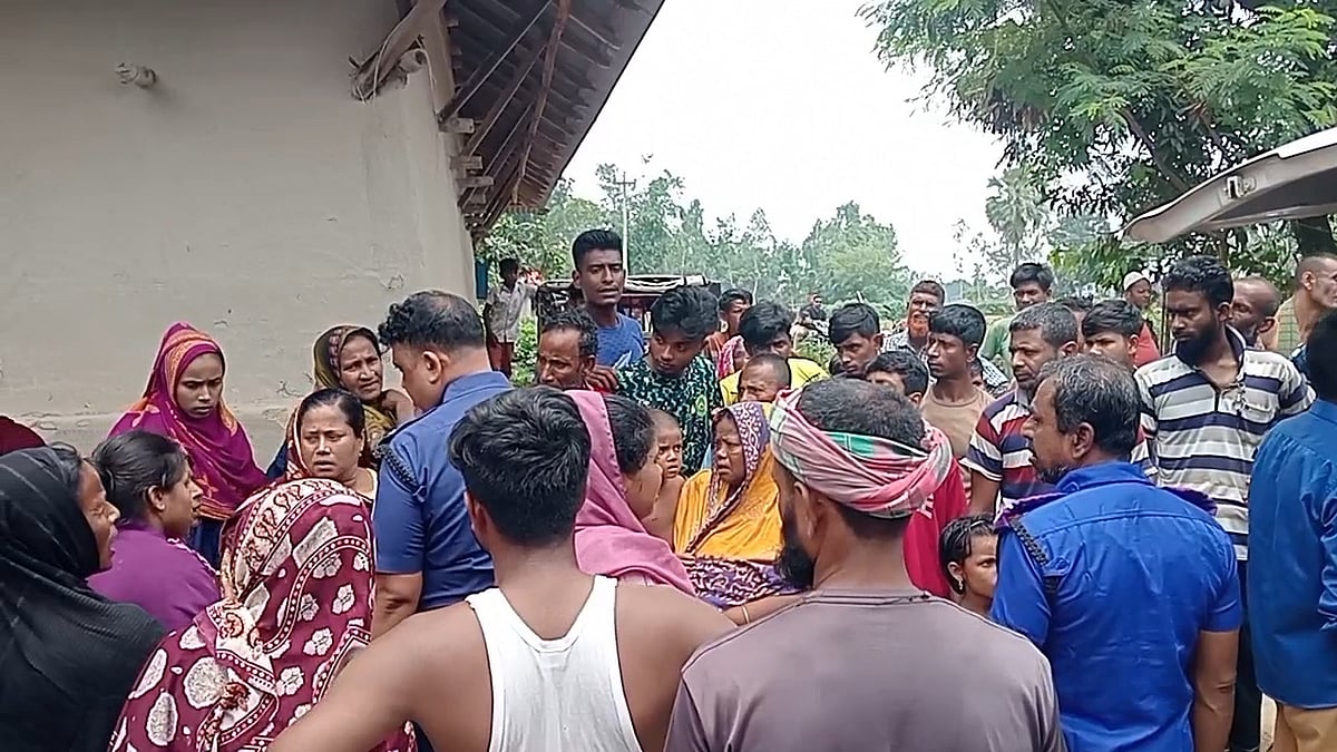 দিনাজপুরে যুবককে পিটিয়ে হত্যা, গ্রেপ্তারের ভয়ে পুরুষেরা গ্রামছাড়া