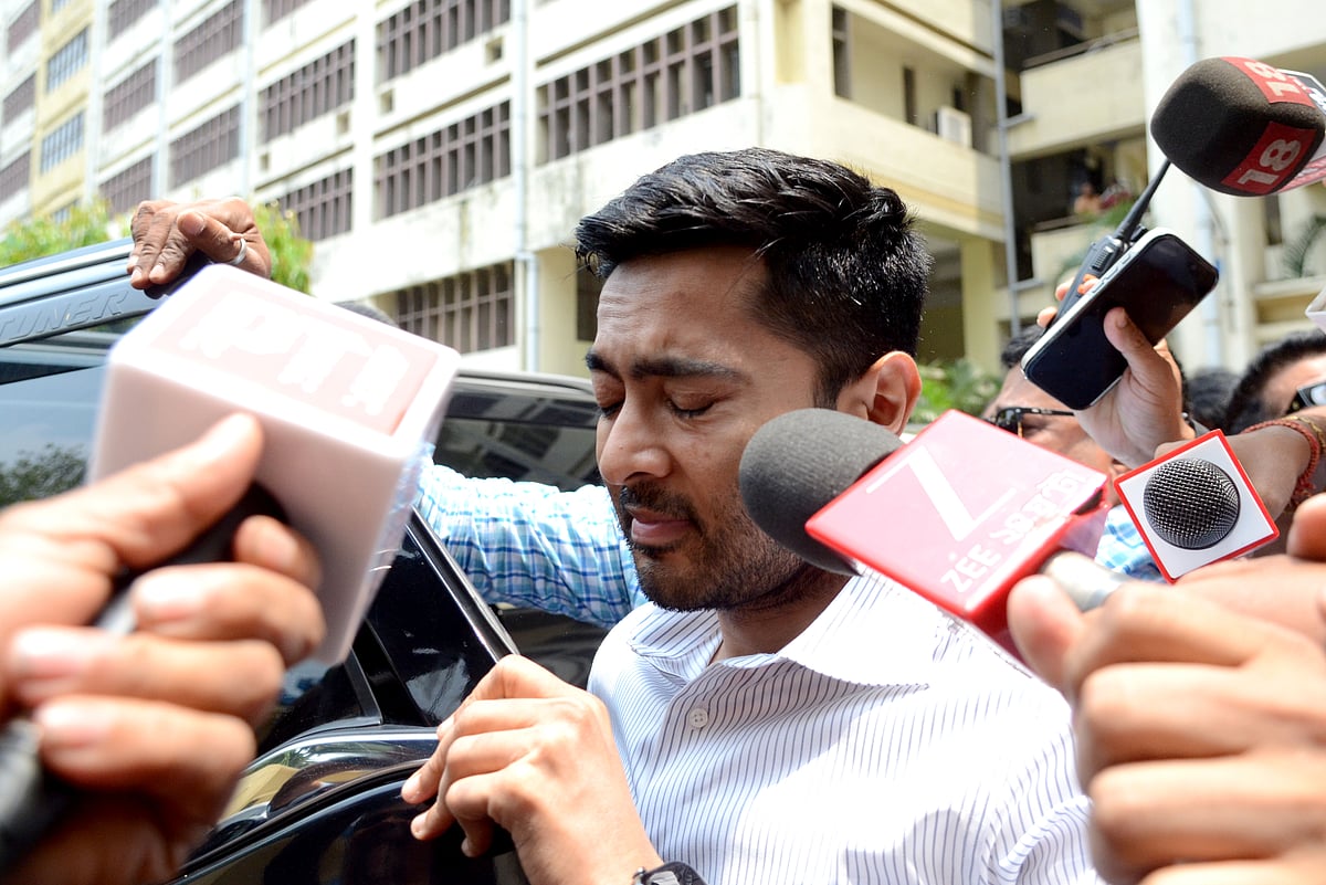 তৃণমূল কংগ্রেসের সর্বভারতীয় সাধারণ সম্পাদক অভিষেক বন্দ্যোপাধ্যায়। তিনি গতকাল সোমবার পশ্চিমবঙ্গের কলকাতার সল্ট লেকে ইডির দপ্তরে হাজিরা দেন