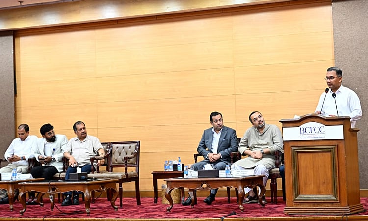 বাংলাদেশ চীন মৈত্রী সম্মেলন কেন্দ্রে বিএনপি বিটের সাংবাদিকদের সঙ্গে মতবিনিময় অনুষ্ঠানে প্রধানমন্ত্রী তারেক রহমান কথা বলেন। ১৫ জুন
