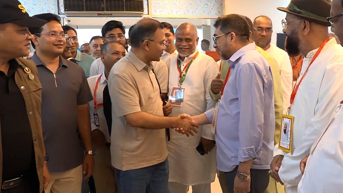 ‘সংসদ নাই আজকে, তোমরা এখানে কেন?’