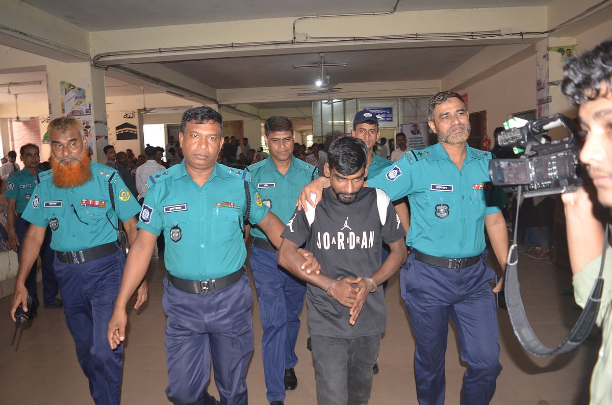 বাকলিয়ায় শিশুধর্ষণ মামলায় ২৬ দিনের মাথায় রায়, আসামি মনিরের যাবজ্জীবন