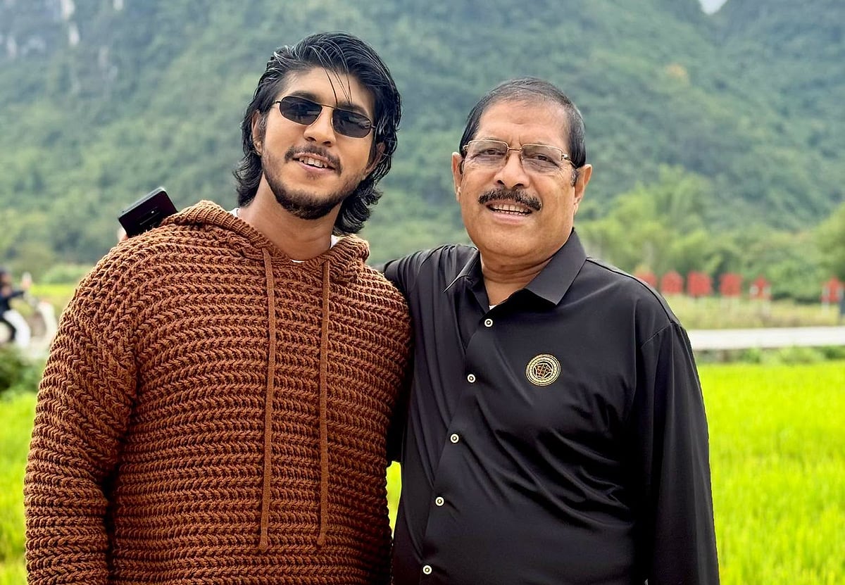মাসিক আয় যখন ৮ হাজার, তৌসিফকে ৪ হাজার টাকায় পড়িয়েছেন বাবা