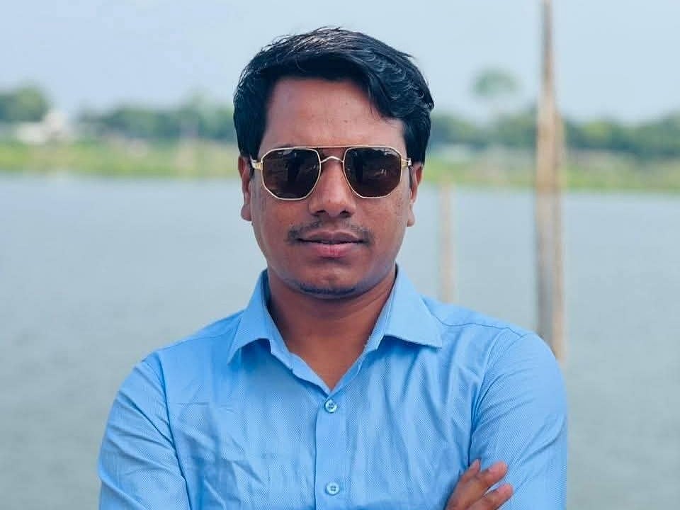 কুমিল্লায় বাসচালক ও সহকারীকে মারধরের অভিযোগে ছাত্রদল নেতাকে কারণ দর্শানোর নোটিশ