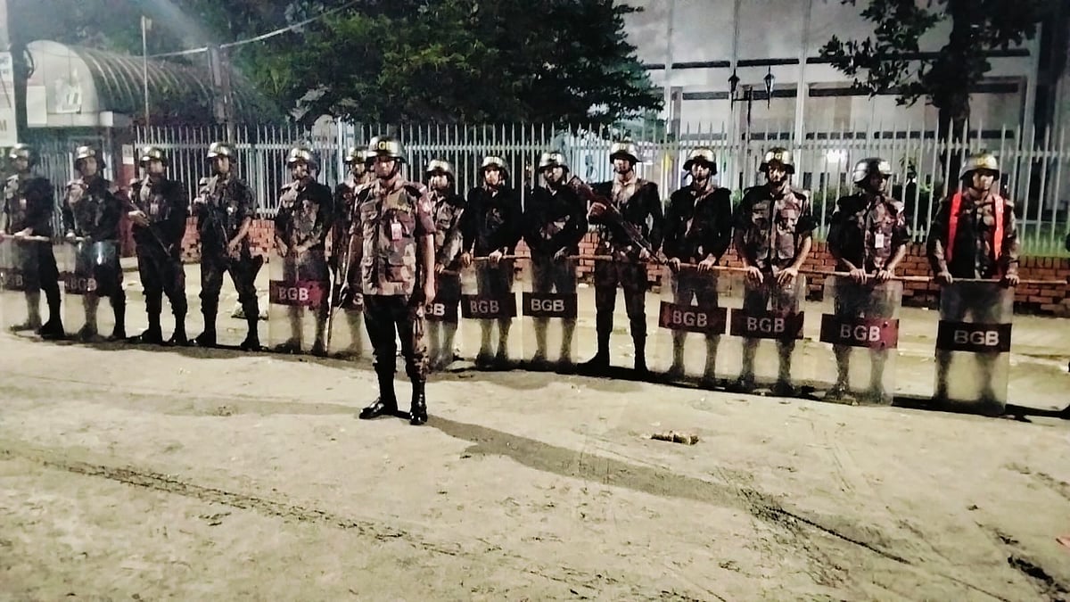  আইনশৃঙ্খলা পরিস্থিতি স্বাভাবিক রাখতে ৫ জেলায় বিজিবি মোতায়েন