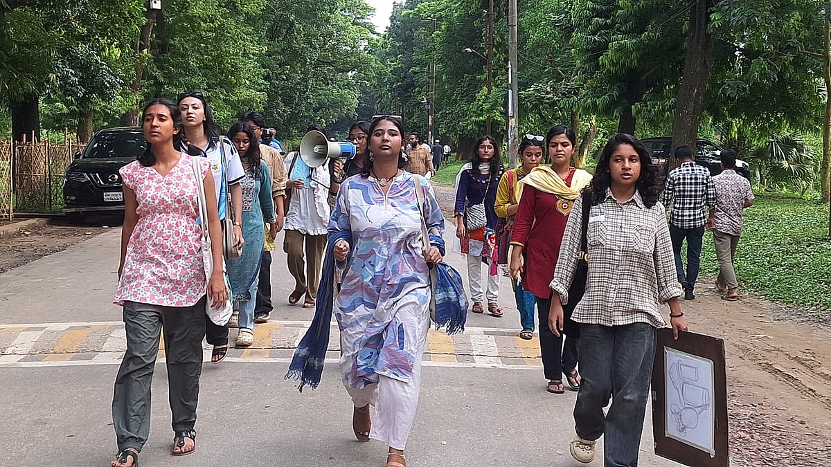 ধর্ষণচেষ্টার ৪০ দিন পরও গ্রেপ্তার হয়নি আসামি, শিক্ষার্থীদের বিক্ষোভ