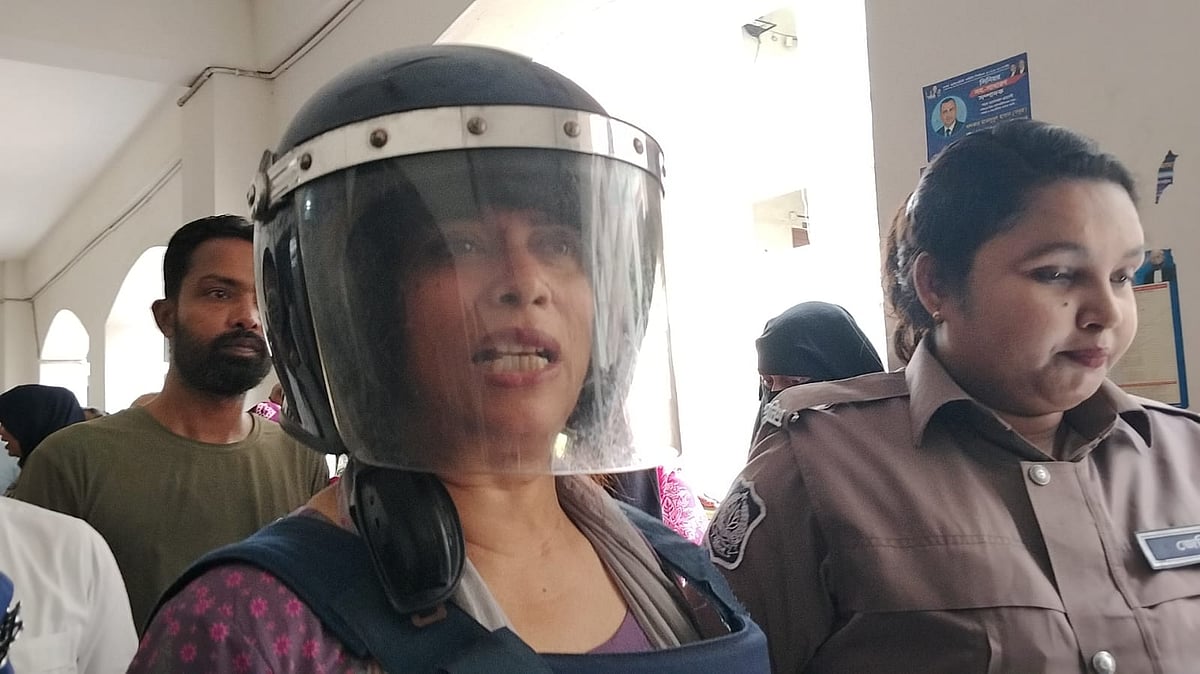 জুলাই গণ–অভ্যুত্থানকালের পৃথক মামলায় সাবিনা–রোকেয়াকে গ্রেপ্তার দেখানোর আদেশ