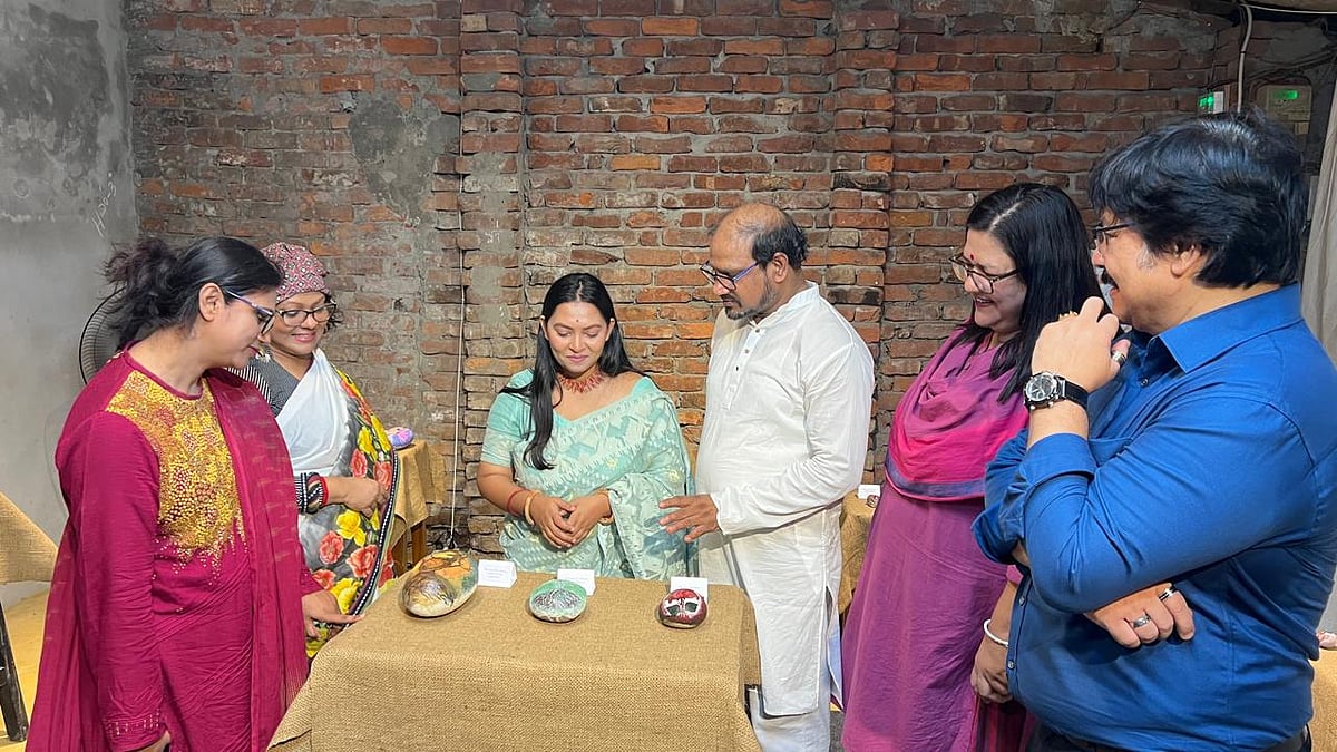 শেষ হলো পাথরে আঁকা নারীজীবনের উপাখ্যান