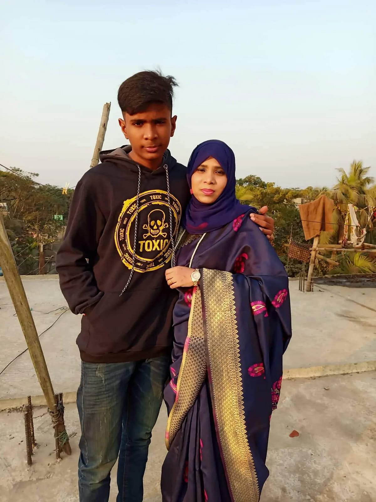 আইসিইউর সামনে ১৩ দিন অপেক্ষায় মা, ফেরেননি একমাত্র ছেলে