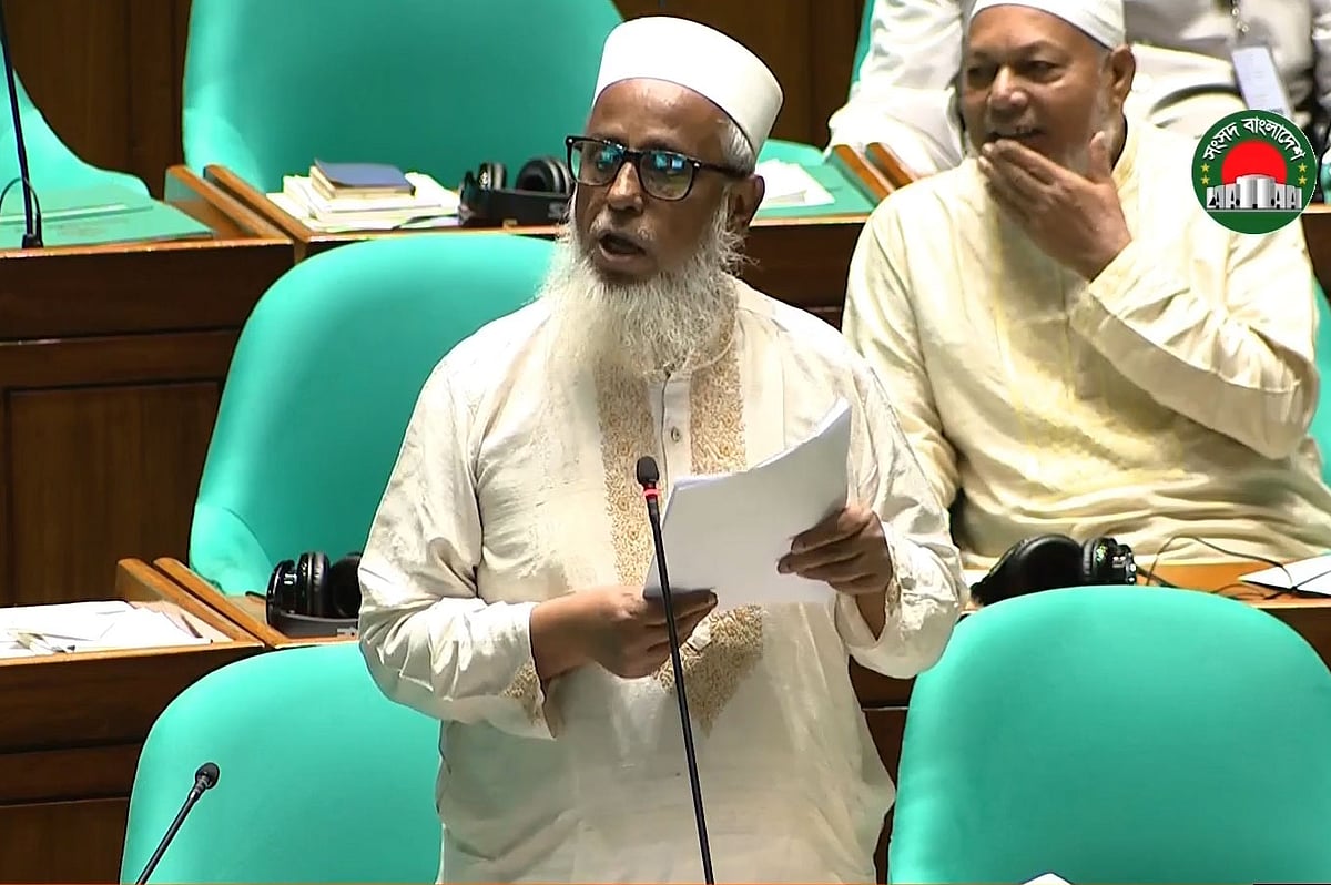 চান্দাবাজি করে দেশ চালাতে চাইলে পরিণতি ভেবে দেখতে বললেন জামায়াতের ইজ্জত উল্লাহ