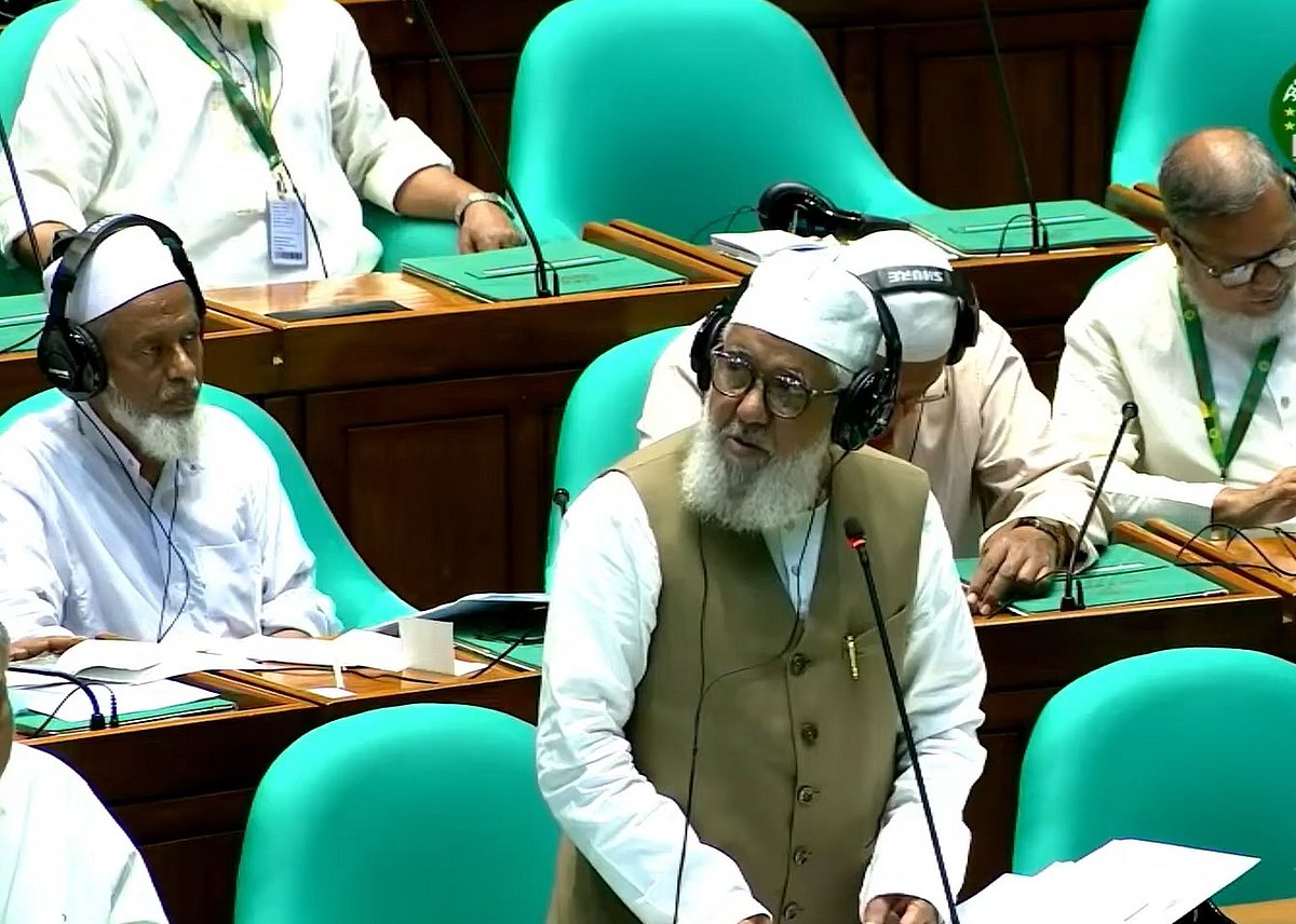 তিনি হাল জামানার মুফতি, তাঁর কাছেই ফতোয়া নেব, স্বরাষ্ট্রমন্ত্রীকে জামায়াত এমপি