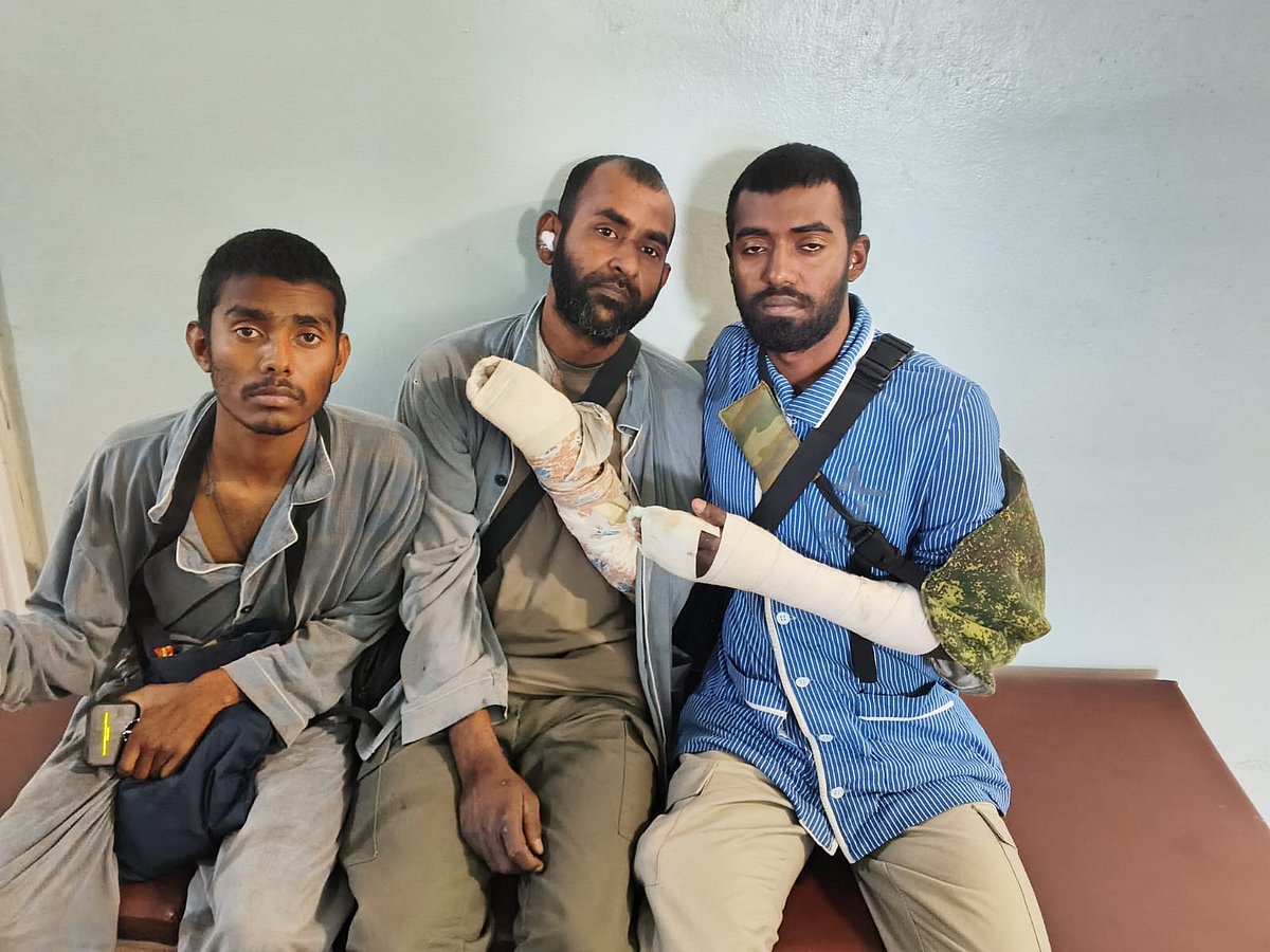 কোম্পানির চাকরির কথা বলে রাশিয়ায় নিয়ে যুদ্ধের জন্য ইউক্রেনে পাঠানো হয়েছে রাজবাড়ীর গোয়ালন্দের আলী হাসান সোহেলসহ কয়েকজনকে। ইউক্রেনের একটি চিকিৎসা ক্যাম্পে আহত আলী হাসান সোহেল, পলাশ শেখ ও রাজন