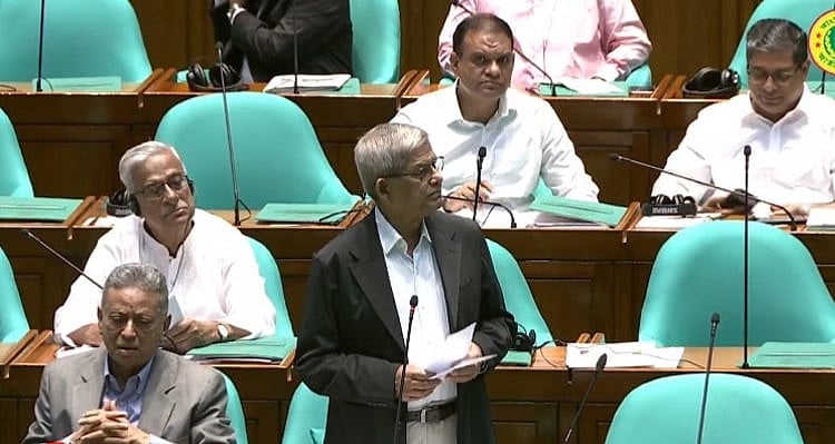সংসদে স্থানীয় সরকারমন্ত্রী মির্জা ফখরুল ইসলাম আলমগীর