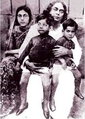 কাজী নজরুল ইসলামের জীবনসঙ্গী প্রমীলা নজরুল