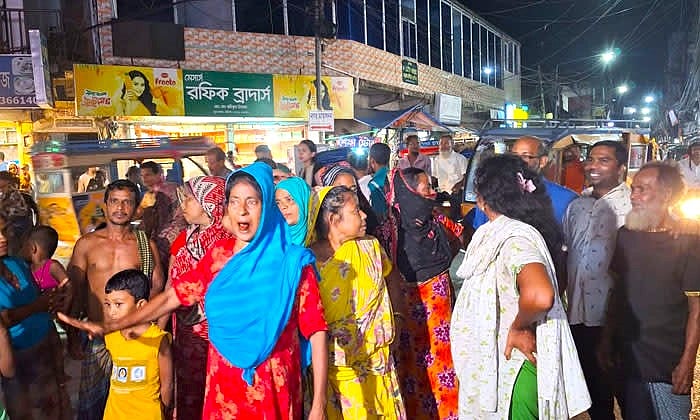 বরিশালে ছাত্রদল নেতা–কর্মীদের বিরুদ্ধে রেস্তোরাঁ ভাঙচুরসহ দুই নারীকে মারধরের অভিযোগ