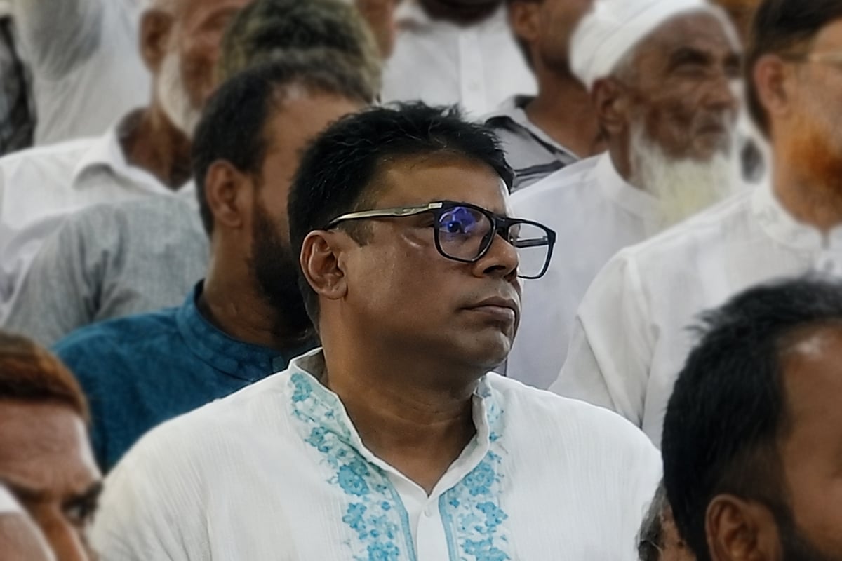 গোদাগাড়ীতে মঙ্গলবার মাদকবিরোধী কমিউনিটি পুলিশিং সভায় উপস্থিত ছিলেন জাহাঙ্গীর আলম। তিনি থানার তালিকাভুক্ত মাদক কারবারি এবং একাধিক মামলার আসামি