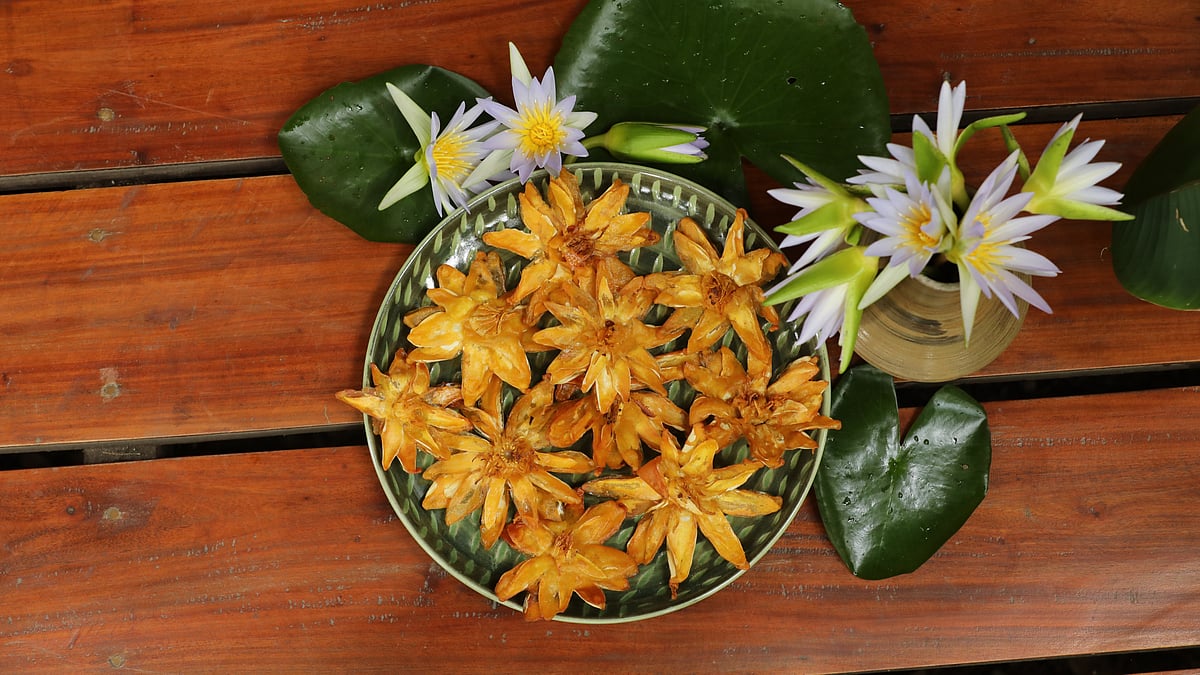 শাপলা ফুল ভাজা