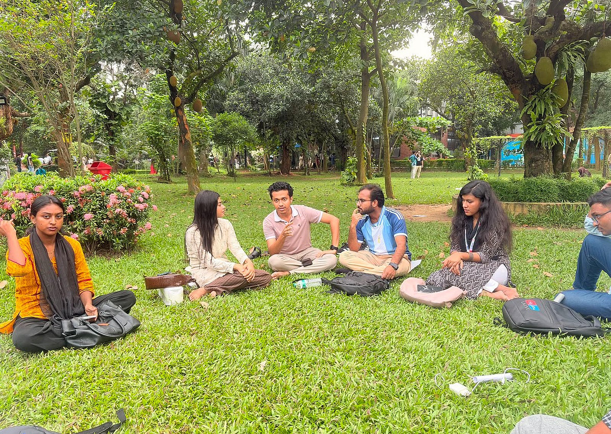 পারিবারিক সম্পর্ককে নতুনভাবে বুঝতে সাহায্য করে ‘নন্দিত নরকে’