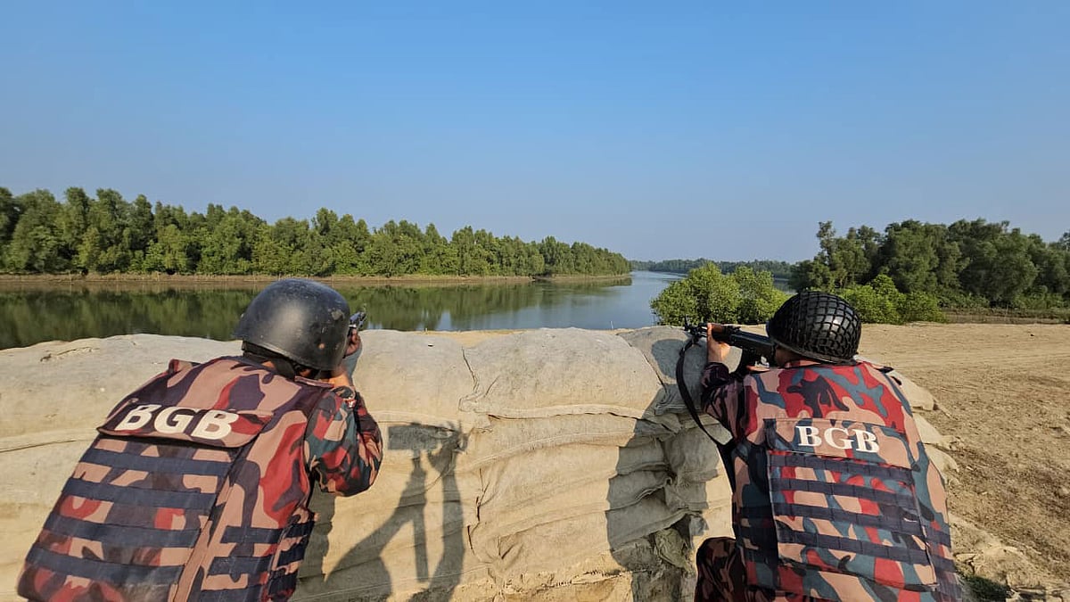 কক্সবাজারের টেকনাফ সীমান্তে সতর্ক পাহারায় বিজিবি