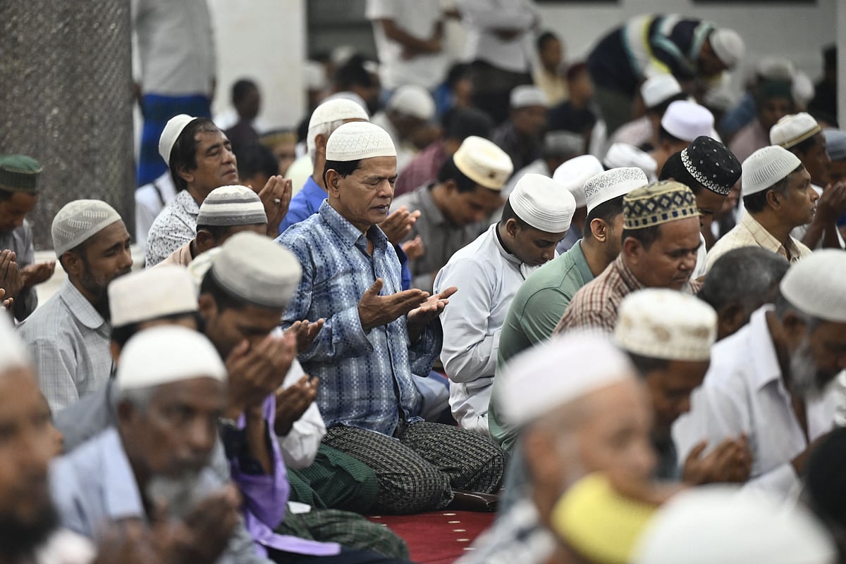 আল্লাহর কাছে ক্ষমা চাওয়ার ৭ পুরস্কার
