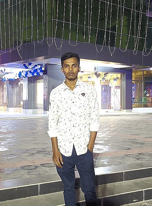 বাবা অসুস্থ থাকায় সংসারের দায়িত্ব কাঁধে তুলে নিল আব্দুল্লাহ আল মামুন