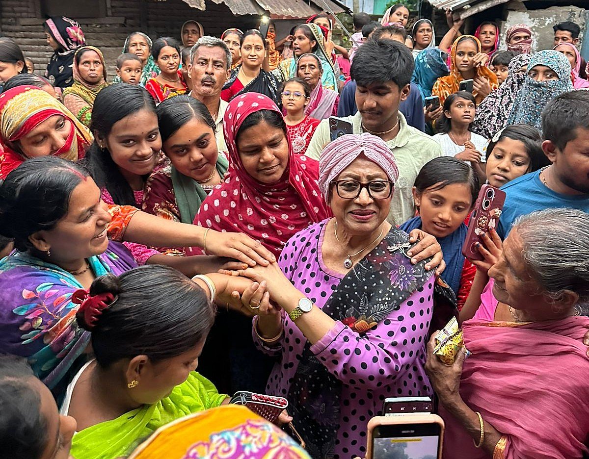 সুচন্দাকে কাছে পেয়ে গ্রামের মানুষদের উচ্ছ্বাস
