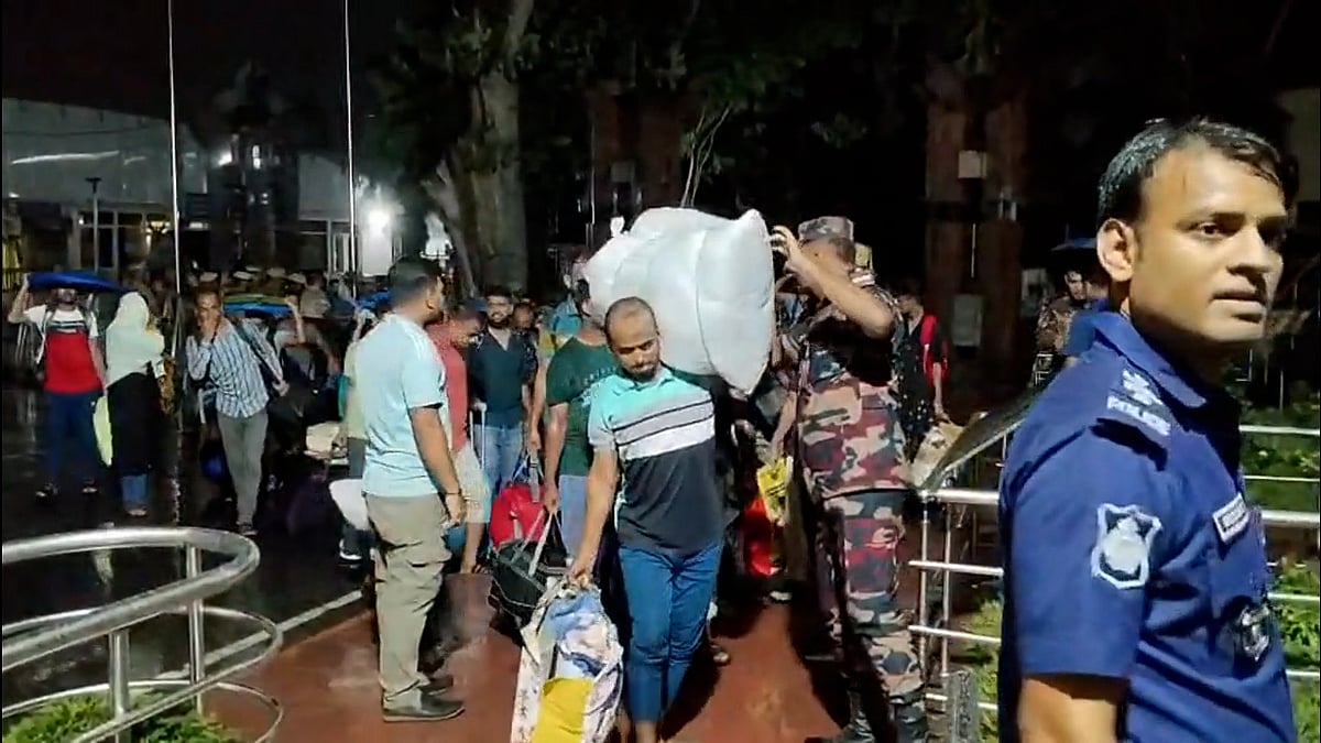 ভারতে কারাভোগ শেষে দেশে ফিরলেন ৫০ বাংলাদেশি