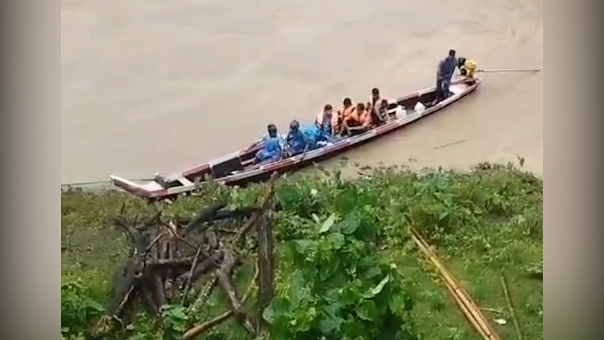নাফাখুমে আটকা পড়া পর্যটকেরা থানচিতে ফিরেছেন