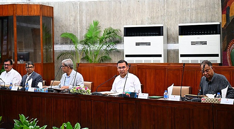 প্রধানমন্ত্রী তারেক রহমানের সভাপতিত্বে মন্ত্রিসভার ১২তম বৈঠকে ‘ইনভেস্ট বাংলাদেশ আইন, ২০২৬’-এর খসড়ার নীতিগত ও চূড়ান্ত অনুমোদন দেওয়া হয়