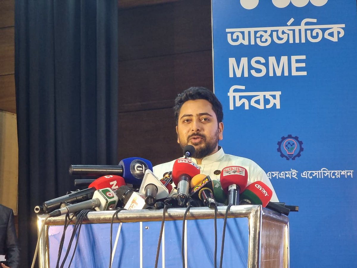 আন্তর্জাতিক ক্ষুদ্র, ছোট ও মাঝারি শিল্প বা উদ্যোগ (এমএসএমই) দিবস ২০২৬ উপলক্ষে আয়োজিত আলোচনা সভা ও সম্মাননা প্রদান অনুষ্ঠানে বক্তব্য দেন এনসিপির আহ্বায়ক ও বিরোধীদলীয় চিফ হুইপ নাহিদ ইসলাম