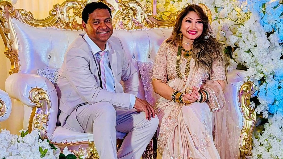 দাম্পত্য জীবনের ২৫ বছর পূর্তি অনুষ্ঠানে টনি ডায়েস ও প্রিয়া ডায়েস