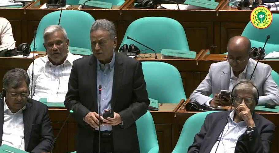 অর্থমন্ত্রী আমির খসরু মাহমুদ চৌধুরী। আজ রোববার জাতীয় সংসদে  