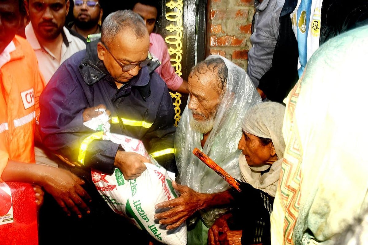 চট্টগ্রামের বন্যাকবলিত বাঁশখালীতে ত্রাণ বিতরণ করেন বাংলাদেশ জাতীয়তাবাদী যুবদলের কেন্দ্রীয় নির্বাহী কমিটির সভাপতি আবদুল মোনায়েম মুন্না